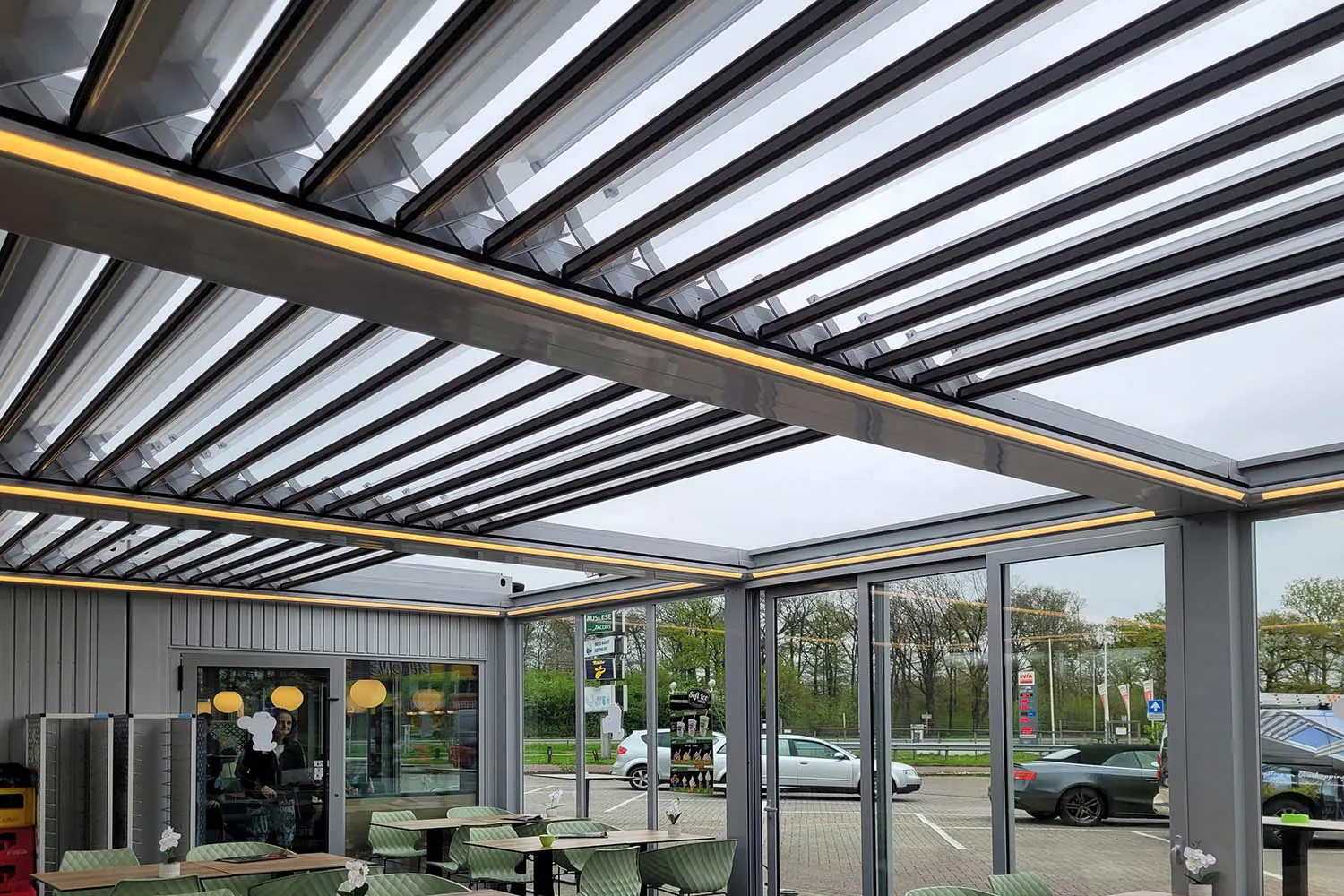 Cabrio lamellendak met geïntegreerde verlichting